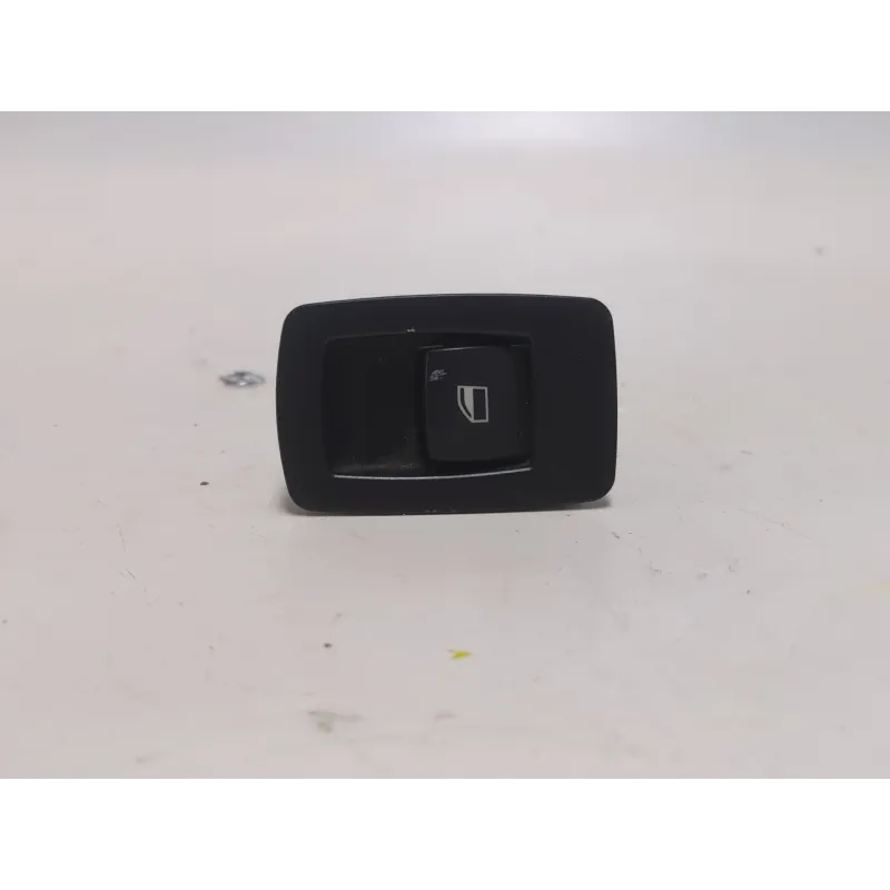 Recambio de boton elevalunas derecho para bmw 3 (e90) 320 d referencia OEM IAM 15939900  