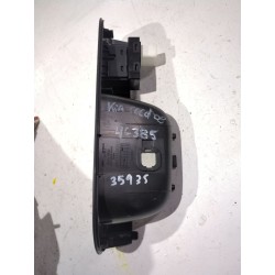 Recambio de botonera puerta trasera derecha para kia cee´d hatchback (ed) 1.6 crdi 115 referencia OEM IAM 823611H000  