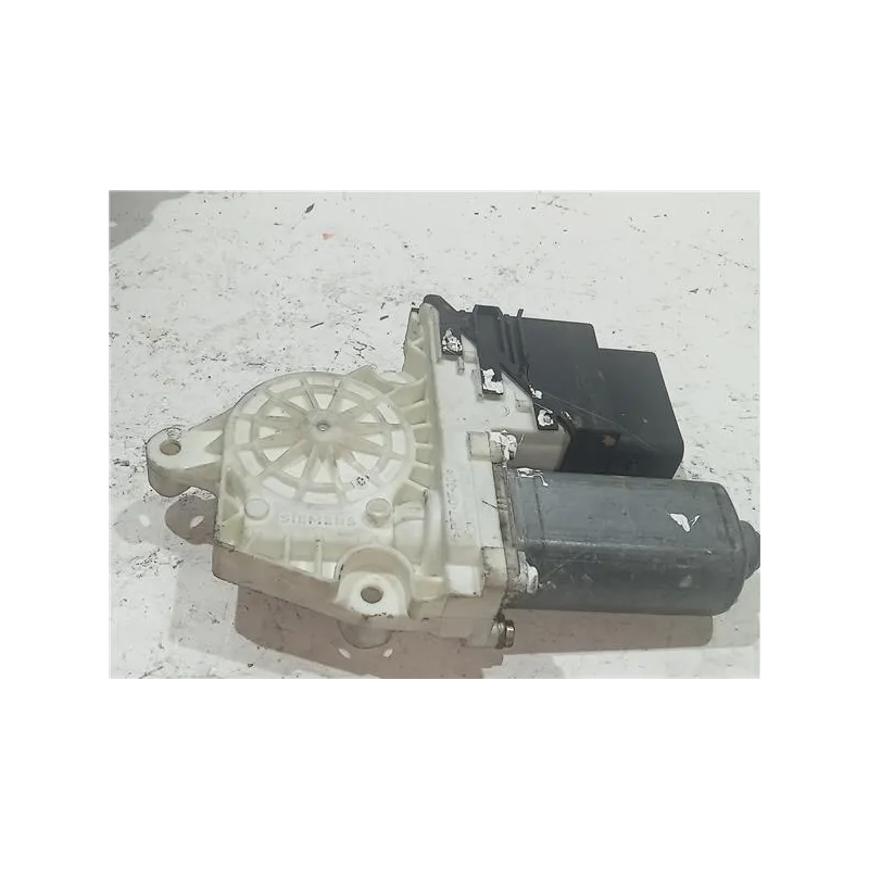 Recambio de motor elevalunas trasero izquierdo para seat leon (1m1)(11.1999) tdi referencia OEM IAM 9776101439203 F005S00049  