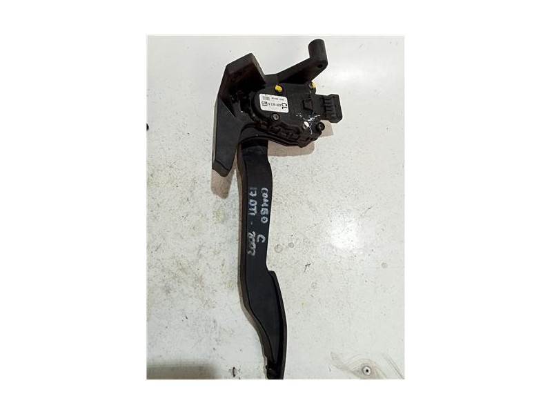 Recambio de potenciometro pedal gas para opel corsa c (2003) 1.3 cdti referencia OEM IAM 9129423CL  