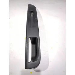 BOTONERA PUERTA DELANTERA DERECHA 823611H000 
