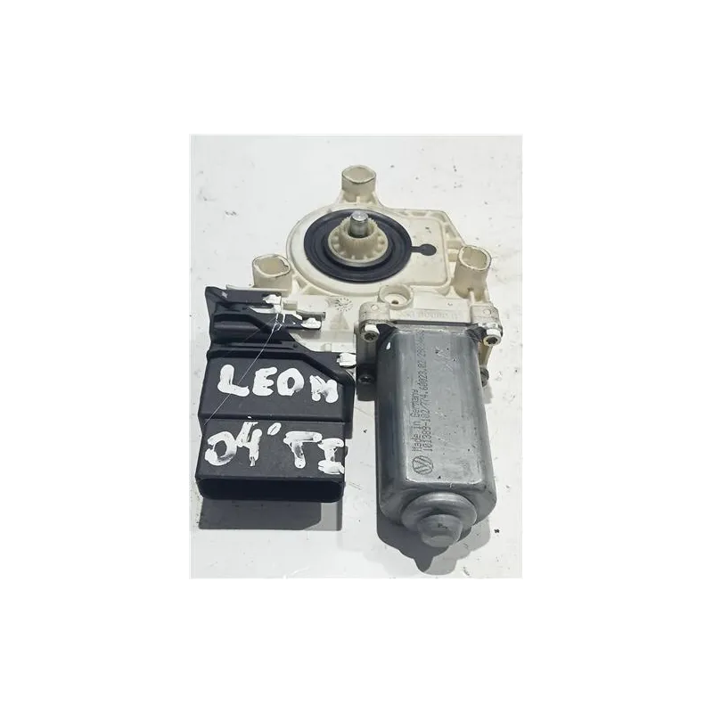 Recambio de motor elevalunas trasero izquierdo para seat leon (1m1)(11.1999) tdi referencia OEM IAM 9776105406301  