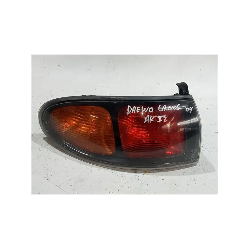Recambio de piloto trasero izquierdo para daewoo lanos (1997) 1.6 16v referencia OEM IAM 305895L  