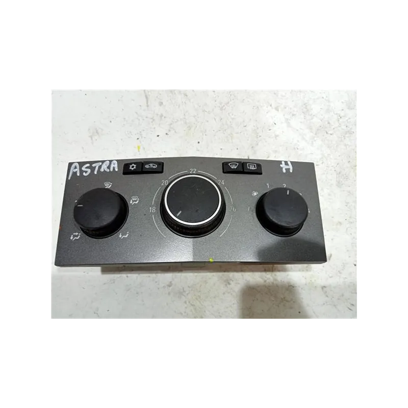 Recambio de mandos climatizador para opel astra h berlina (2004) 1.6 referencia OEM IAM 13231051  