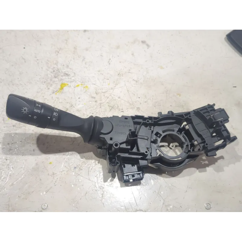 Recambio de mando luces para toyota auris (_e15_) 1.8 (zre152_) referencia OEM IAM 17F852  