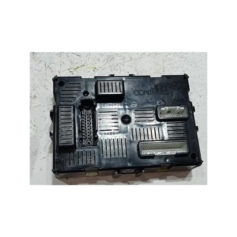 Recambio de modulo electronico para renault clio iii (2005) 1.1 75 cv referencia OEM IAM BCML2R 8200652284B  