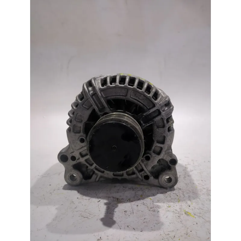 Recambio de alternador para skoda yeti (5l) 2.0 tdi 4x4 referencia OEM IAM 06F903023F  