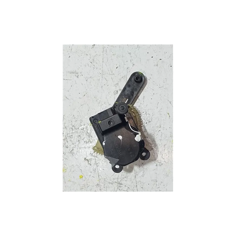 Recambio de motor apertura calefaccion para peugeot 407 hdi 135 referencia OEM IAM P1975001UB42  
