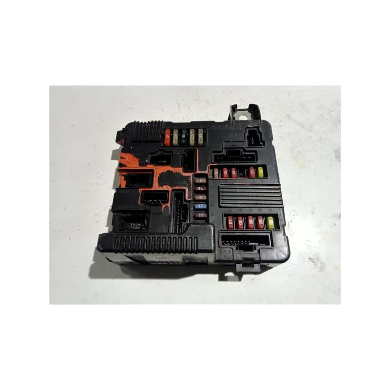 Recambio de caja fusibles/rele para renault megane ii classic berlina (2003) referencia OEM IAM 8200306033C  