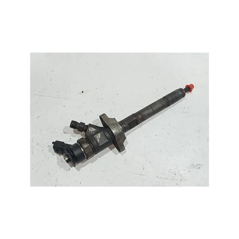 Recambio de inyector para peugeot 407 hdi 135 referencia OEM IAM 0445110297  