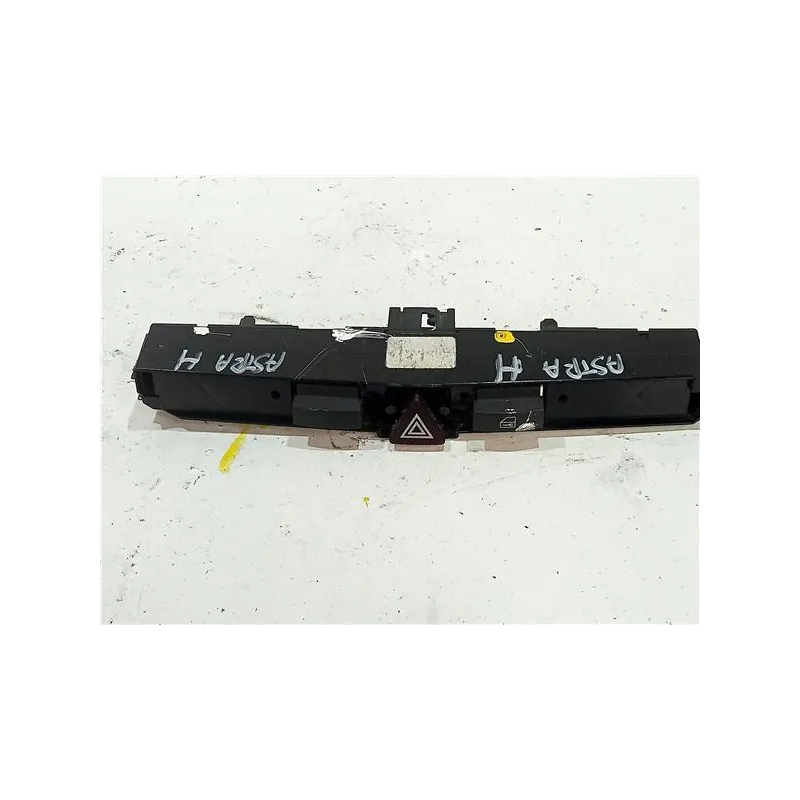 Recambio de interruptor luces emergencia para opel astra h berlina (2004) 1.6 referencia OEM IAM 660332  