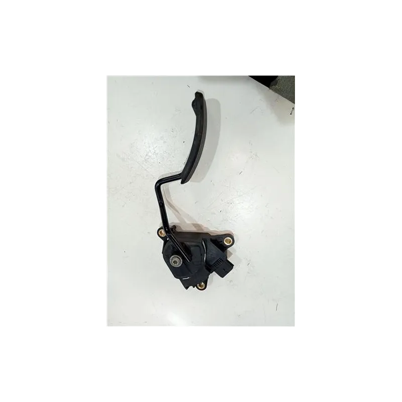 Recambio de potenciometro pedal gas para renault clio iii (2005) 1.1 75 cv referencia OEM IAM 8200297342A  