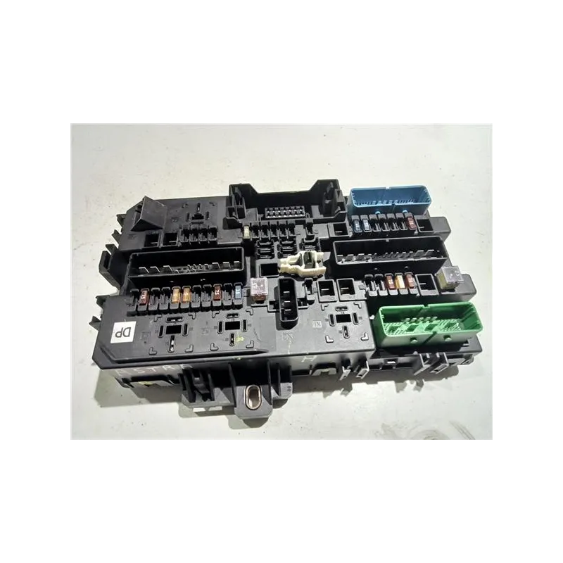 Recambio de caja fusibles/rele para opel astra h berlina (2004) 1.6 referencia OEM IAM 13181278  