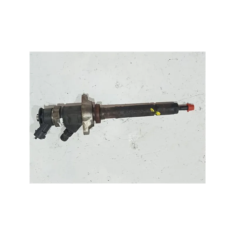 Recambio de inyector para peugeot 407 hdi 135 referencia OEM IAM 0445110297  