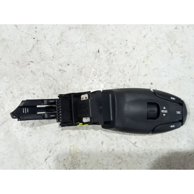 Recambio de mando volante para peugeot 407 st confort referencia OEM IAM 9641796480  