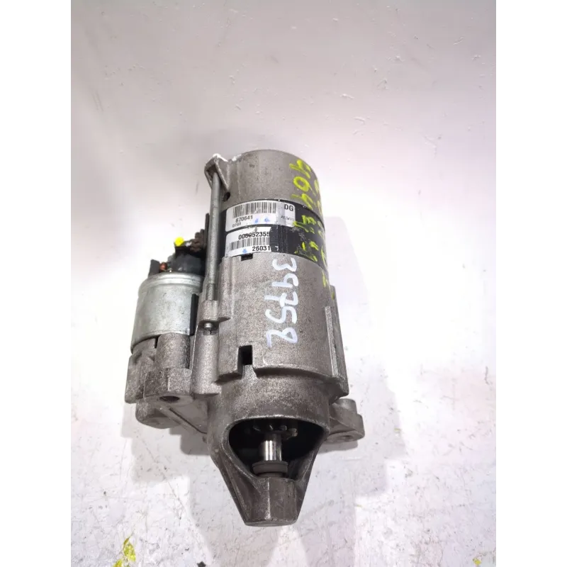 Recambio de motor arranque para peugeot 5008 (0u_, 0e_) 1.6 hdi referencia OEM IAM 670641  