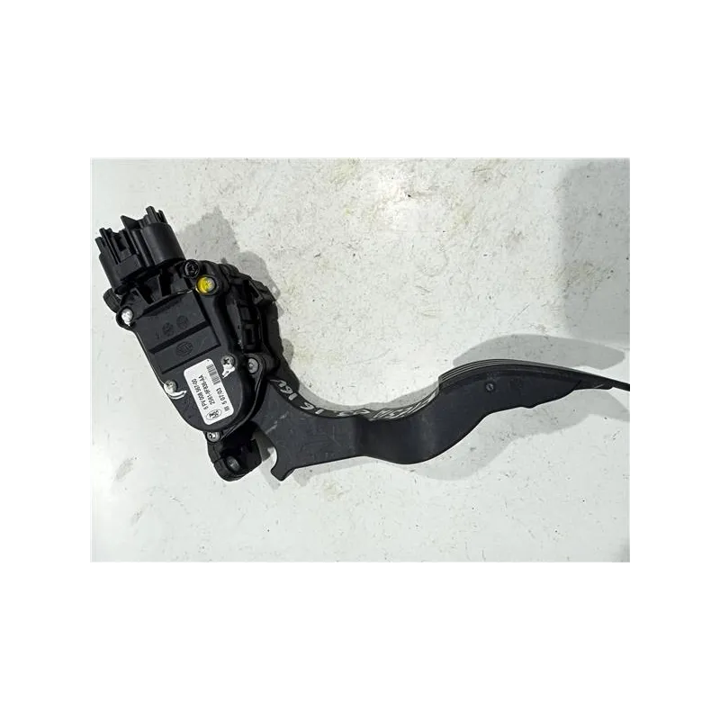Recambio de potenciometro pedal gas para ford fiesta (cbk)(2002) referencia OEM IAM 6PV00856700  
