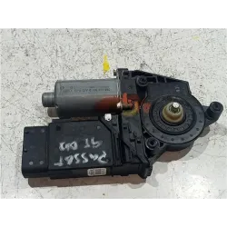 Recambio de motor elevalunas delantero derecho para volkswagen passat berlina (3b2)(1996) 1.9 tdi referencia OEM IAM 105415301 0
