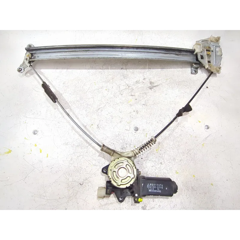 Recambio de mecanismo elevalunas delantero derecho para mitsubishi pajero 2.5 td referencia OEM IAM MB517476  