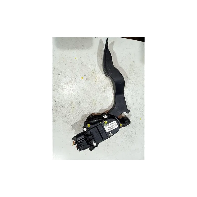 Recambio de potenciometro pedal gas para ford fiesta (cbk)(2002) referencia OEM IAM 6PV00856700  