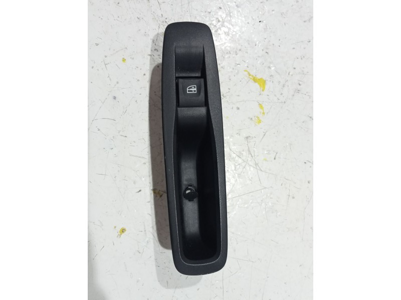 Recambio de mando elevalunas trasero derecho para renault megane iv sedán 1.3 tce 140 (lvnb) referencia OEM IAM E32368  