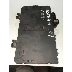 Recambio de caja fusibles/rele para opel astra h berlina (2004) 1.6 referencia OEM IAM 13206762  