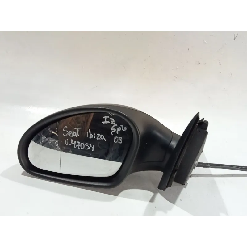Recambio de retrovisor izquierdo para seat ibiza iii (6l1) 1.9 sdi referencia OEM IAM 876047  