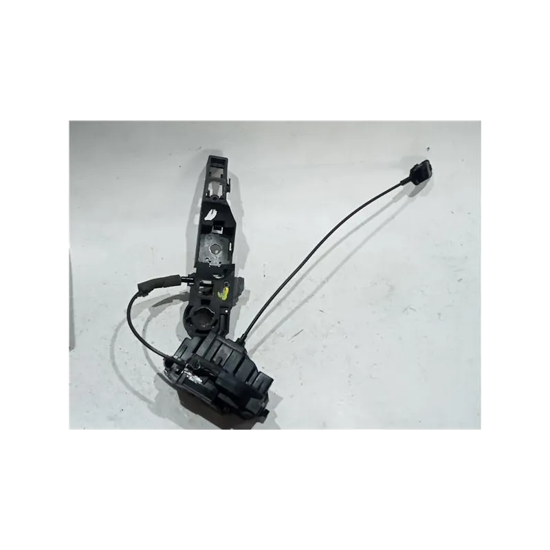 Recambio de cerradura puerta delantera derecha para renault clio iii (2005) 1.1 75 cv referencia OEM IAM 8200300125J  