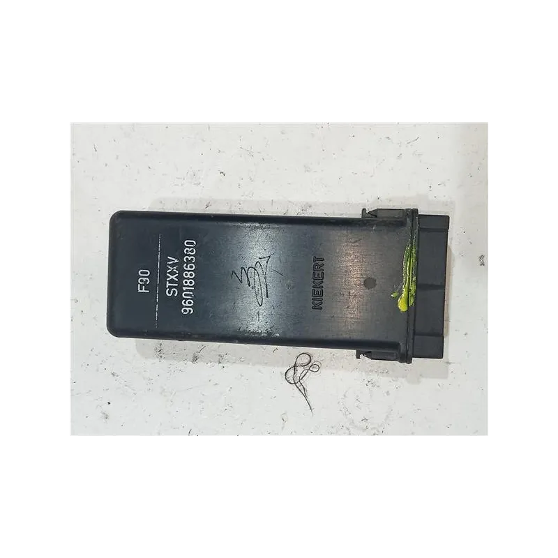 Recambio de centralita cierre para peugeot 405 berlina (1987) 1.8 turbo diesel referencia OEM IAM 9601886380  
