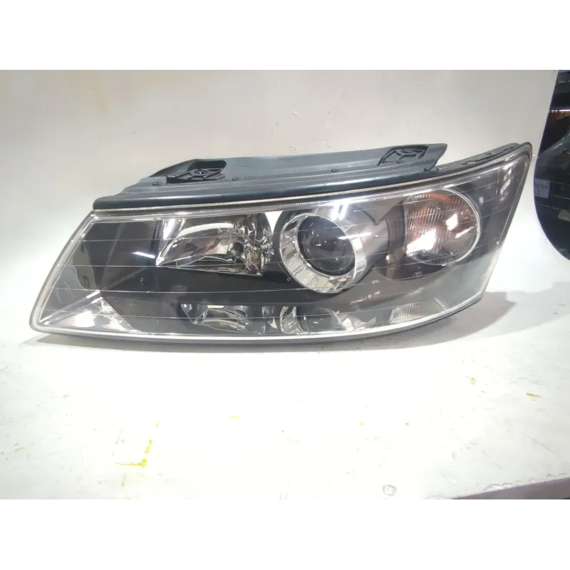 Recambio de faro delantero izquierdo para hyundai sonata v (nf) 2.0 crdi referencia OEM IAM 921013K110  