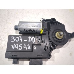 MOTOR ELEVALUNAS DELANTERO DERECHO 0130821766 