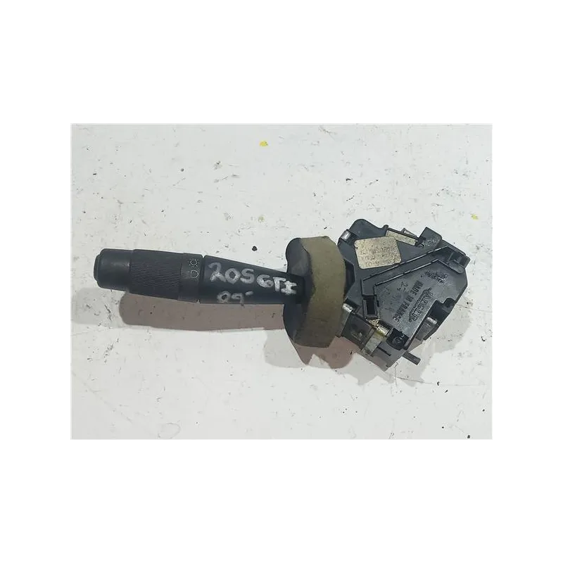 Recambio de mando multifuncion para peugeot 205 berlina (02.1983) 1.8 diesel referencia OEM IAM 9753275180  