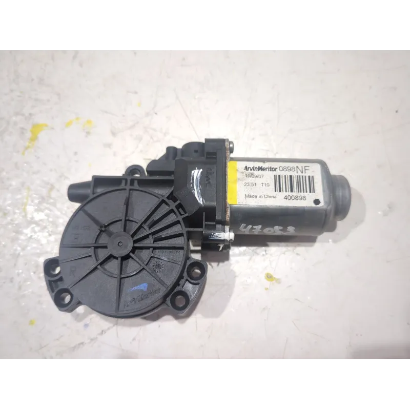 Recambio de motor elevalunas trasero derecho para hyundai sonata v (nf) 2.0 crdi referencia OEM IAM 400898  