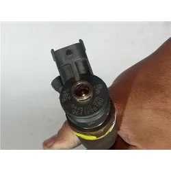 Recambio de inyector para peugeot 206 (1998) 1.4 hdi eco 70 referencia OEM IAM 0445110075  