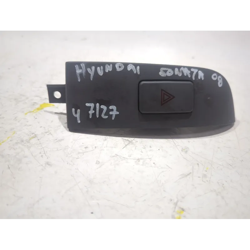 Recambio de boton emergencia para hyundai sonata v (nf) 2.0 crdi referencia OEM IAM 803258  