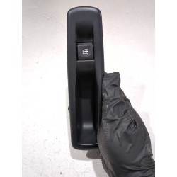 MANDO ELEVALUNAS TRASERO IZQUIERDO 829500004R 