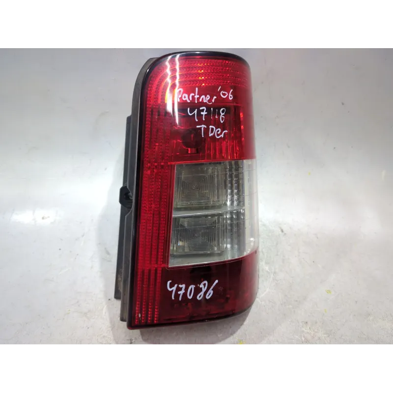 Recambio de piloto trasero derecho para peugeot partner furgoneta/monovolumen (5_, g_) 2.0 hdi referencia OEM IAM 9657976980  
