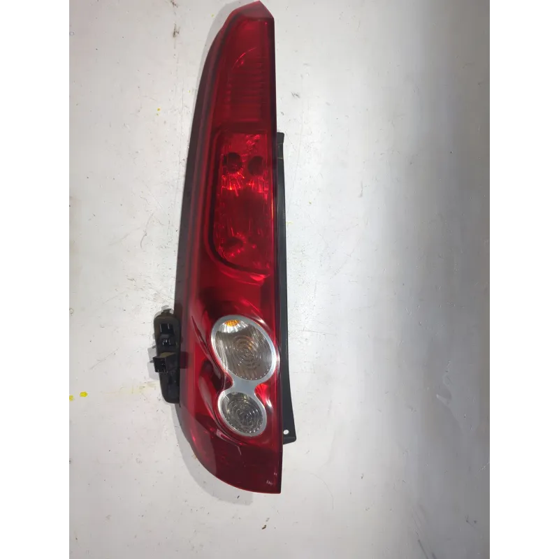 Recambio de piloto trasero izquierdo para ford fiesta (cbk)(2002) referencia OEM IAM 6S6113405A  