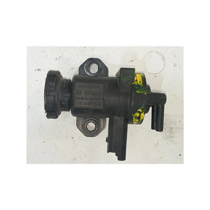 Recambio de valvula aire adicional para citroën xsara berlina (1997) 1.9 td referencia OEM IAM 9635704380  