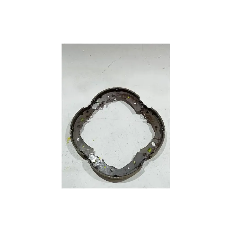 Recambio de zapatas para mitsubishi carisma berlina 5 (da0)(1995) 1.9 di-d referencia OEM IAM MB950062  
