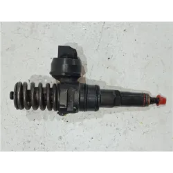 Recambio de inyector para volkswagen golf iv berlina (1j1)(1997) 1.6 16v referencia OEM IAM 038130073AK  