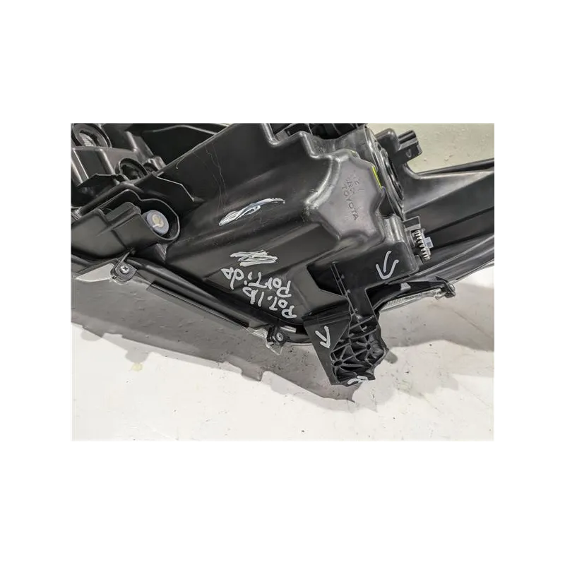 Recambio de faro delantero derecho para toyota yaris (xp21)(2020) referencia OEM IAM BG B6 K0-6  