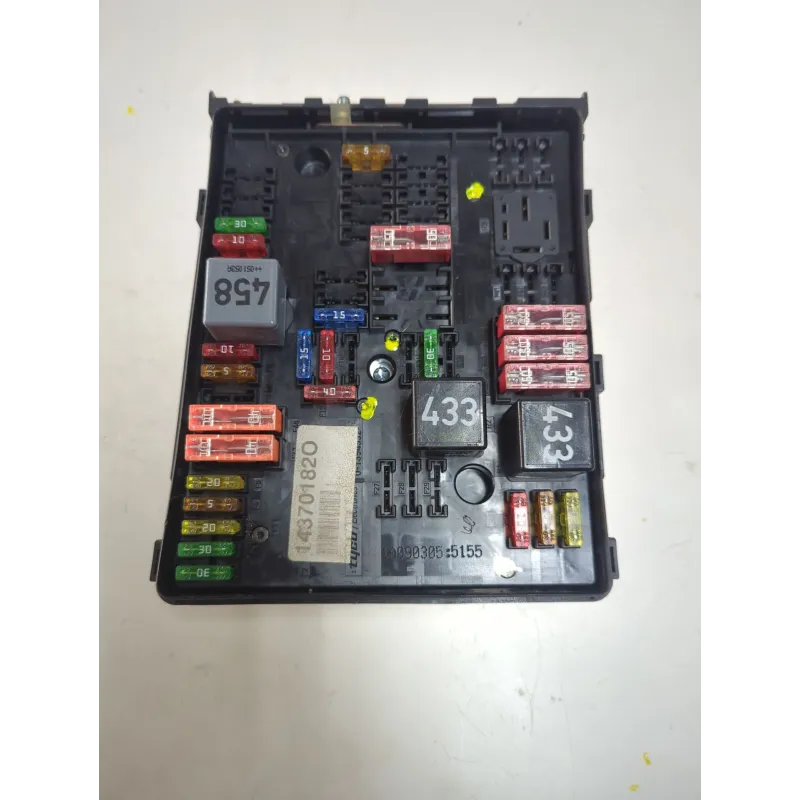 Recambio de caja reles / fusibles para volkswagen golf v (1k1) 1.9 tdi referencia OEM IAM 143701820  