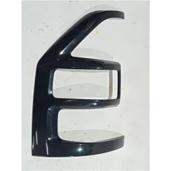 Recambio de moldura piloto trasero izquierdo para mitsubishi pajero 2.5 td referencia OEM IAM MR539345  
