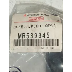 Recambio de moldura piloto trasero izquierdo para mitsubishi pajero 2.5 td referencia OEM IAM MR539345  