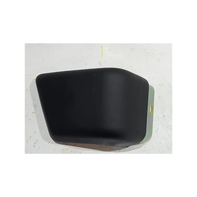 Recambio de moldura paragolpes delantero derecho para mitsubishi pajero 2.5 td referencia OEM IAM MOLDURA DEL. DCHA.  