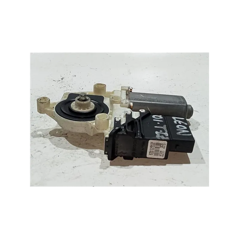 Recambio de motor elevalunas trasero izquierdo para seat leon (1m1)(11.1999) tdi referencia OEM IAM 9776101439203 F005S00049  