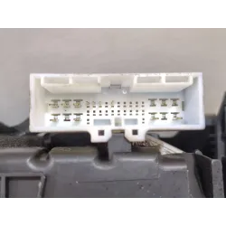 Recambio de consola central para kia carens iv van (a4) crdi referencia OEM IAM 84633A4000 84650A4267LL2  