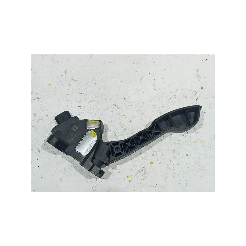 Recambio de potenciometro pedal gas para toyota avensis (t27)(2008) referencia OEM IAM 7811002022  