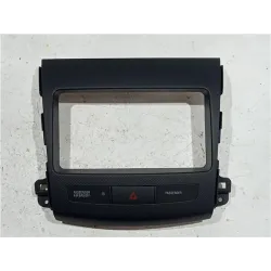 Recambio de consola para mitsubishi outlander (cw0)(2007) 2.0 di-d intense [2,0 ltr. - 103 kw di-d cat] referencia OEM IAM 8002A